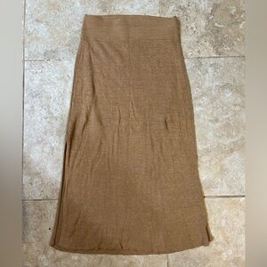 Ribbed knit skirt with side slit. Free people